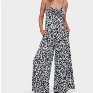🌼Billabong Twist N Shout Jumpsuit🌼